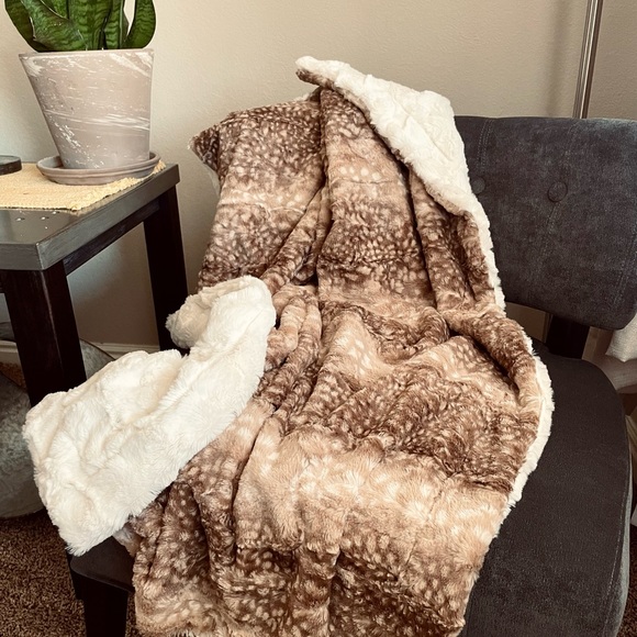 Fawn Print Baby/ Toddler Handmade Minky Blanket - Picture 1 of 5